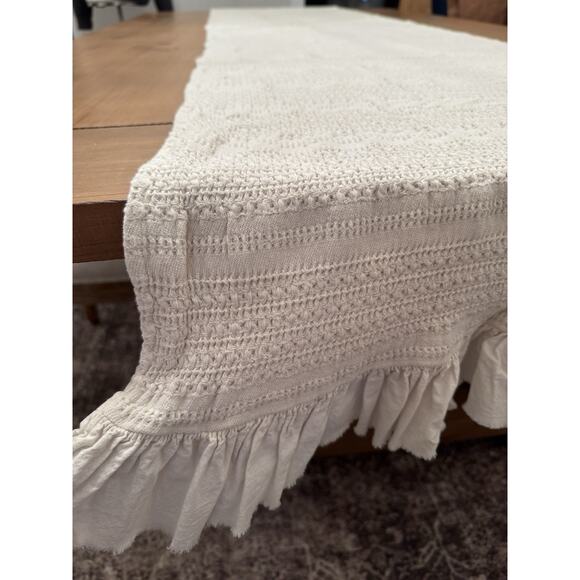Inup Home Ivory Textured Table Runner with Ruffle Ends 95" - Picture 9 of 16